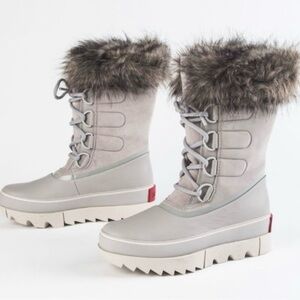 Sorel Dove Winter Boots with Fur Trim
